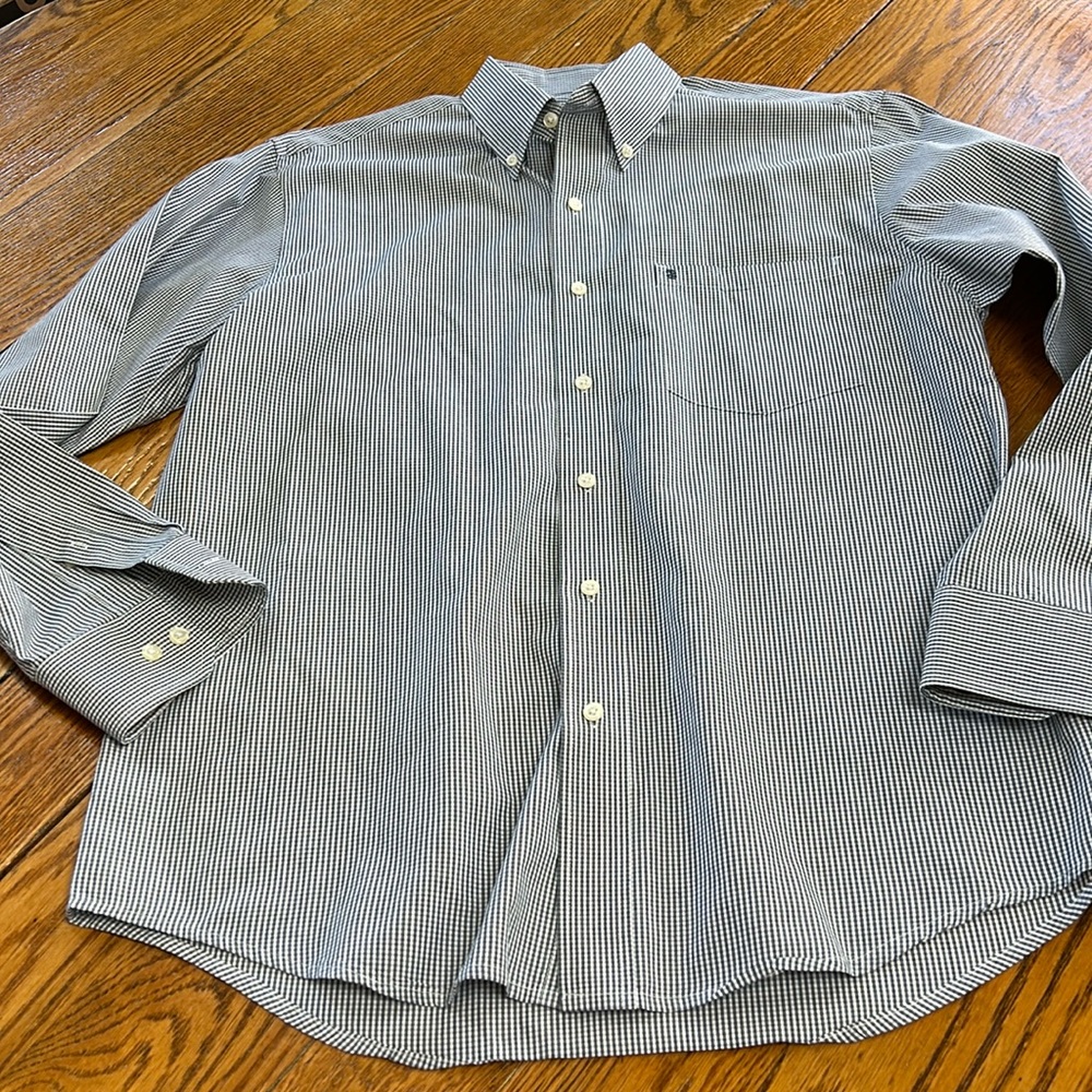 IZOD blue and white check button down men’s shirt. Size Medium. Great condition